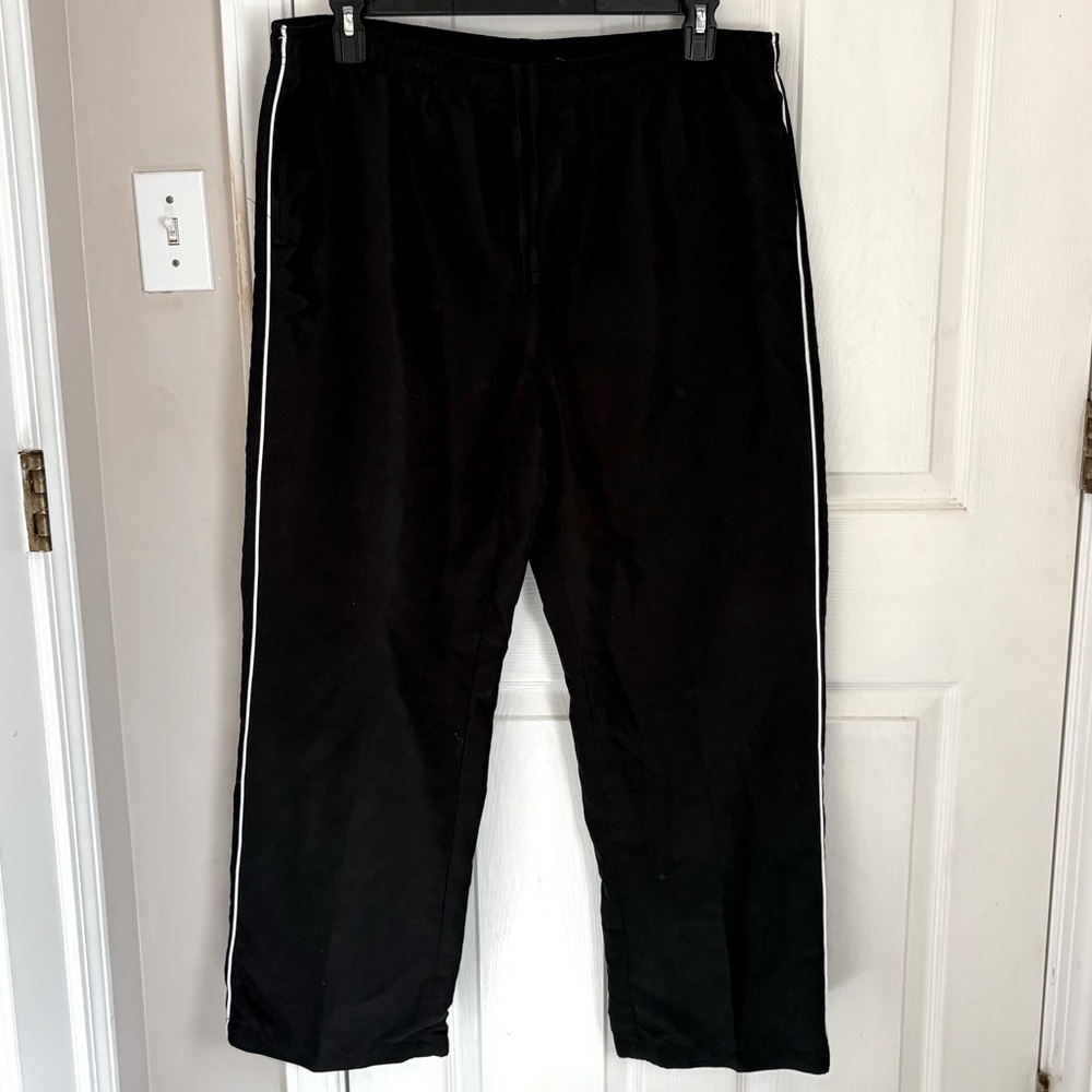 Three Hearts Women’s Athletic Pants in Black